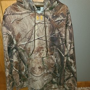 Under armour sweatshirt